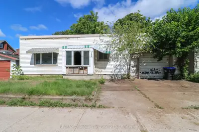 Detached in Midland
