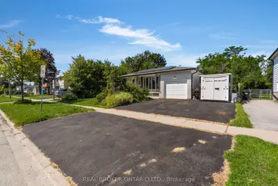 61 Bernick Drive, Barrie, On L4m 5c1