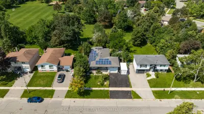 61 Bernick Drive, Barrie, On L4m 5c1