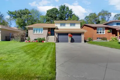Detached in Wasaga Beach