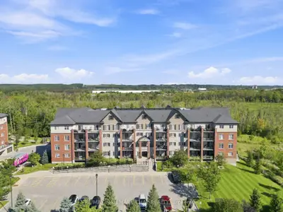 5 Greenwich Street 207, Barrie, On L4n 7y8