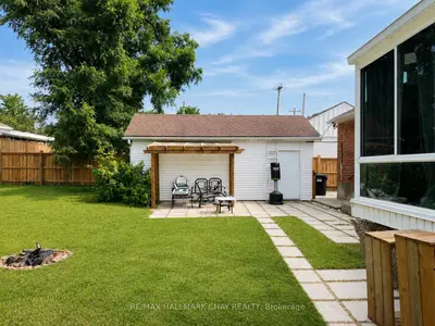 193 St Vincent Street, Barrie, On L4m 3z5