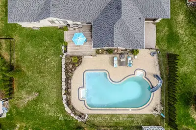 25 MENNILL Drive, Springwater, ON L0L 1Y3