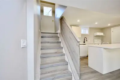 192 Wellington Street E Lower, Barrie, On L4m 2c8