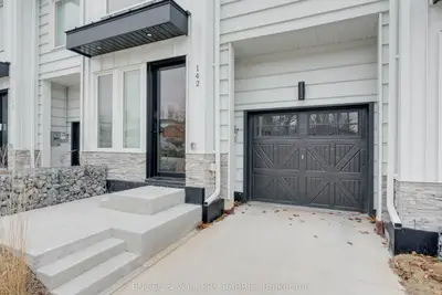 142 Athabaska Road, Barrie, On L4n 8e5
