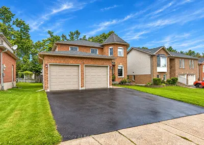 16 Frontier Avenue, Orillia, On L3v 7s8