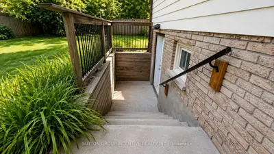 35 DAVIES Crescent, Barrie, ON L4M 2M4