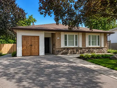 35 DAVIES Crescent, Barrie, ON L4M 2M4