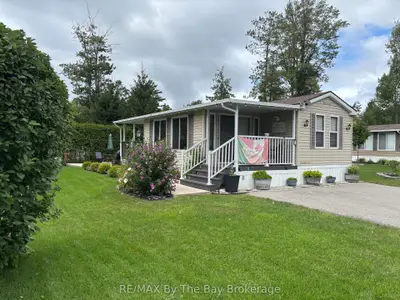 8 Kenora Trail, Wasaga Beach, On L9z 1x7