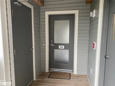 7 Anchorage Crescent 201, Collingwood, On L9y 0y6
