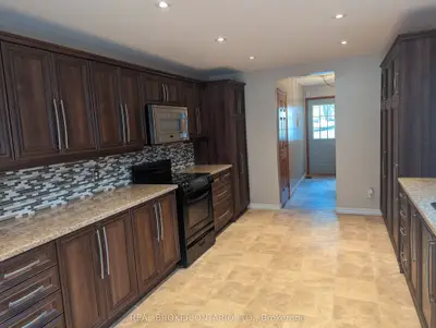 1107 Mosley Street, Wasaga Beach, On L9z 2g1