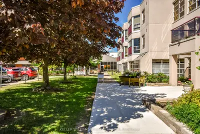 49 Raglan Street 102, Collingwood, On L9y 4x1