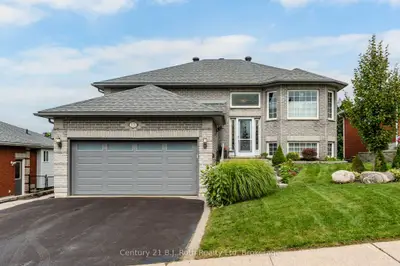 13 Charles Street, Penetanguishene, On L9m 2g6
