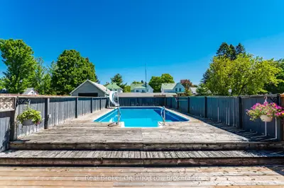 151 MAIN Street, Penetanguishene, ON L9M 1L7