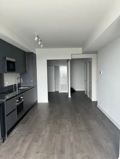 39 Mary Street 1712, Barrie, On L4n 1s9