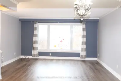 8 Meadowland Avenue Upper Unit, Barrie, On L4n 2y4