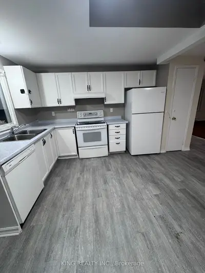 139 Hickling Trail, Barrie, On L4m 5t7