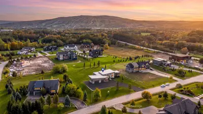 7 Meadowlark Way, Collingwood, On L9y 0k1