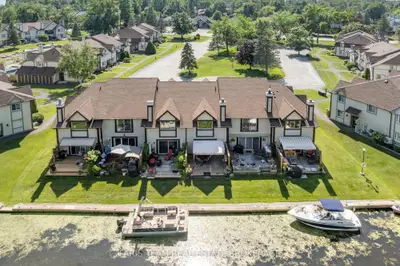 21 Laguna Parkway 16, Ramara, On L0k 1b0