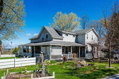 107 Pine Street, Tay, On L0k 2c0