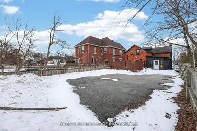89 Toronto Street, Barrie, On L4n 1v1
