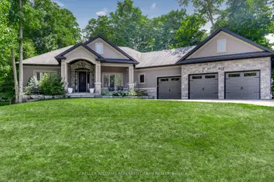 25 Heron Boulevard, Springwater, On L0l 1y3
