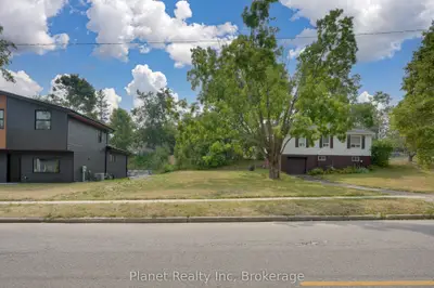 170 Berczy Street, Barrie, On L4m 2h2