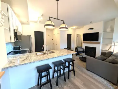 40 HORSESHOE Boulevard 302, Oro-Medonte, ON L4M 4Y8