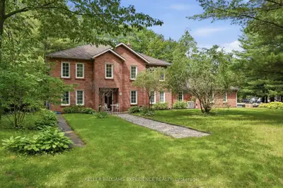 2 SEELEY Court, Wasaga Beach, ON L9Z 2A7