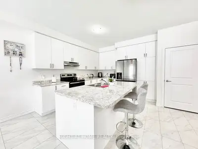 79 Calypso Avenue, Springwater, On L9x 2c5