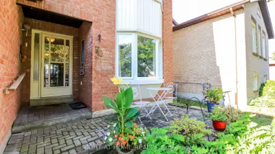 70 Kinzie Lane, Barrie, On L4m 5z8