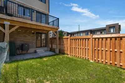 30 Pumpkin Corner Crescent, Barrie, On L9j 0t6
