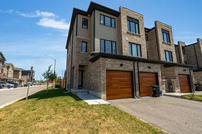 30 Pumpkin Corner Crescent, Barrie, On L9j 0t6