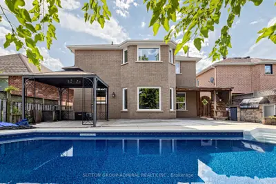 38 Felt Crescent, Barrie, On L4n 8v1