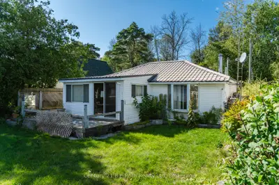 15 Bow Road, Tiny, On L9m 0b3