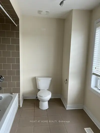 261 Kozlov Street, Barrie, On L4n 6r7