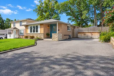 11 Daphne Crescent, Barrie, On L4m 2y7