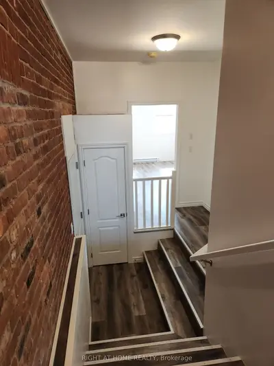 9 Queen Street W 203, Springwater, On L0l 1p0
