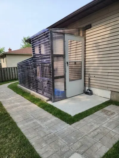 65 Gloria Street, Barrie, On L4n 5w5