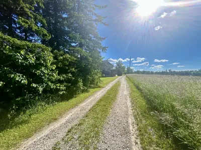 1943 Fairgrounds Road S, Clearview, On L0m 1g0
