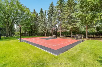 223A HICKORY Lane, Barrie, ON L4N 4J9