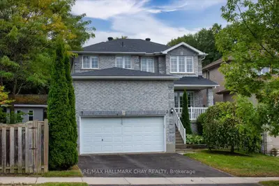 3 Bell Street, Barrie, On L4n 0j2