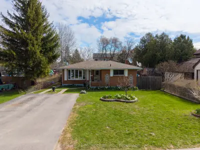 67 East Street E, Collingwood, On L9y 3w7