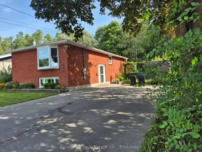 679 Simcoe Avenue W, Tay, On L0k 1r0