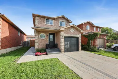 16 Buggs Gate, Barrie, On L4m 7a9