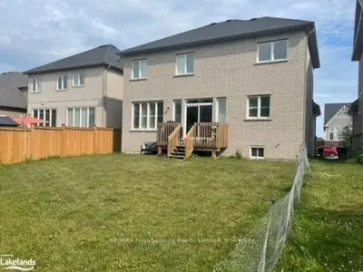 90 Kirby Avenue Upper, Collingwood, On L9y 5h5