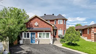 30 Harrogate Court, Barrie, On L4m 0b9