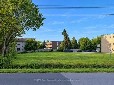 302 Seventh Street, Collingwood, On L9y 2b3