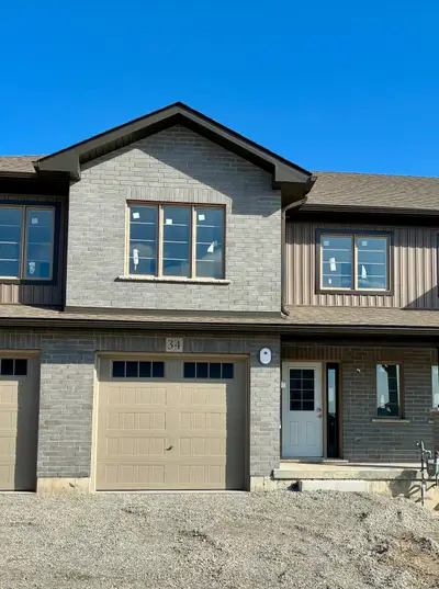 34 Strath Crescent, Springwater, On L0l 1p0