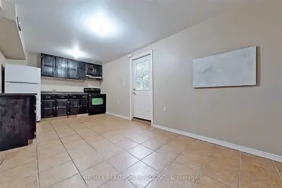 48 Jones Drive, Barrie, On L4m 6h7